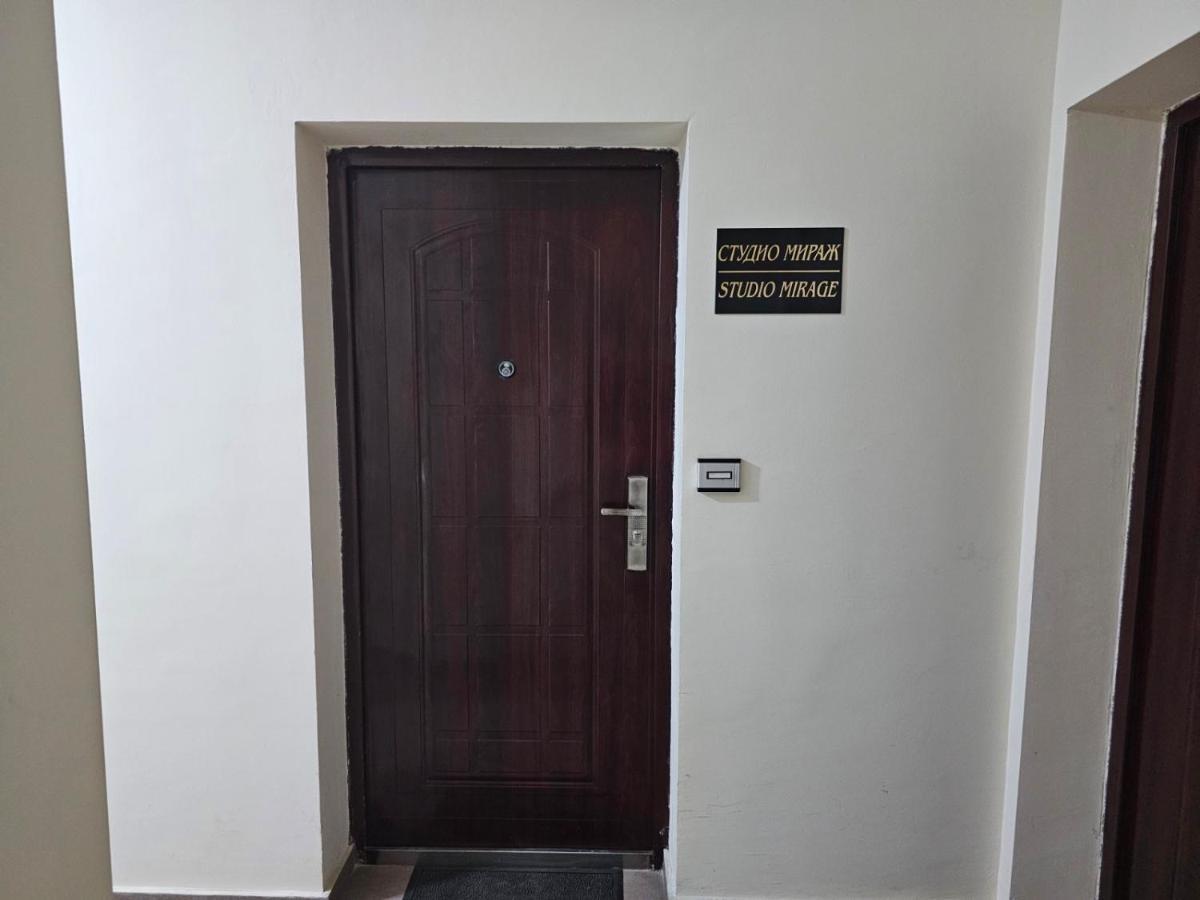 Studio Mirage Kazanlŭk Exterior foto